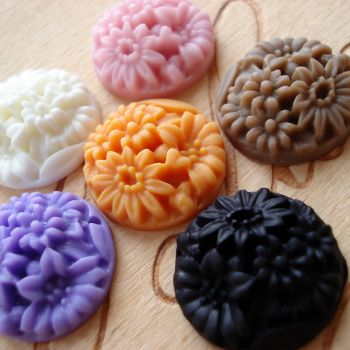 ROUND FLOWER GARDEN CABOCHON